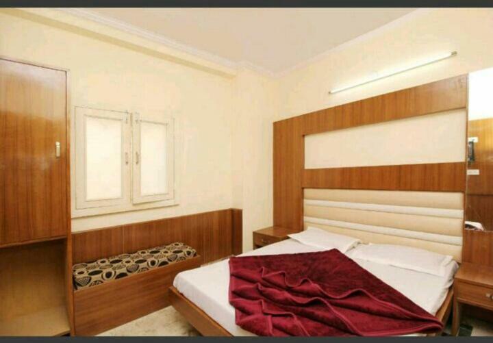 Silver Palace Hotel New Delhi Exteriör bild